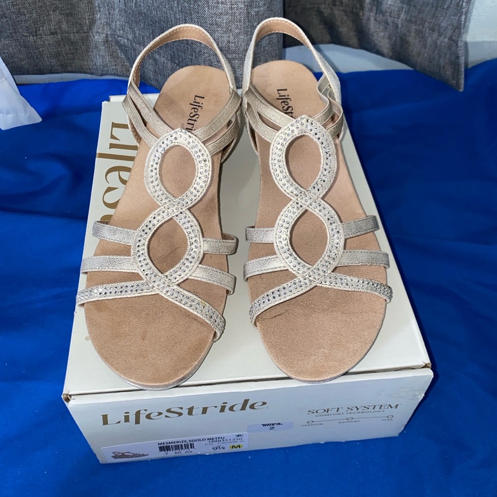 Mesmerize sparkling wedge sandals for women. 9 1/2